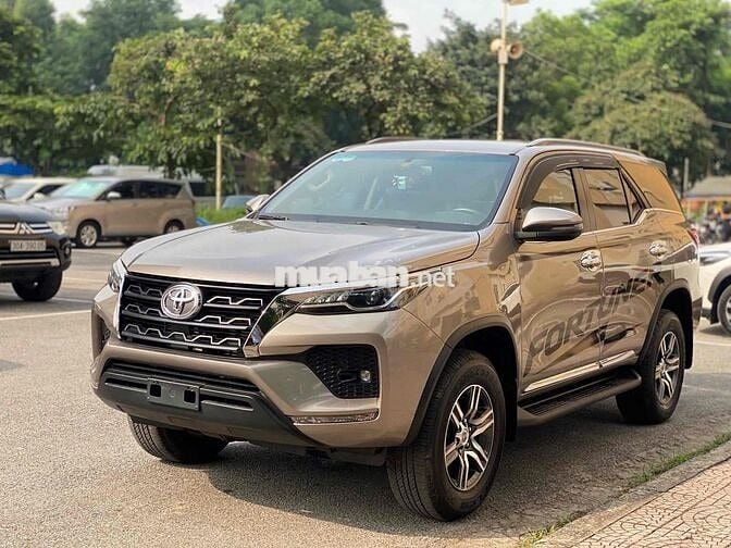 Toyota Fortuner 2.4AT 4x2 sx 2022 máy dầu