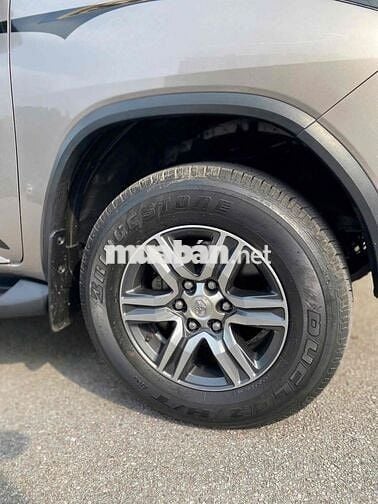 Toyota Fortuner 2.4AT 4x2 sx 2022 máy dầu