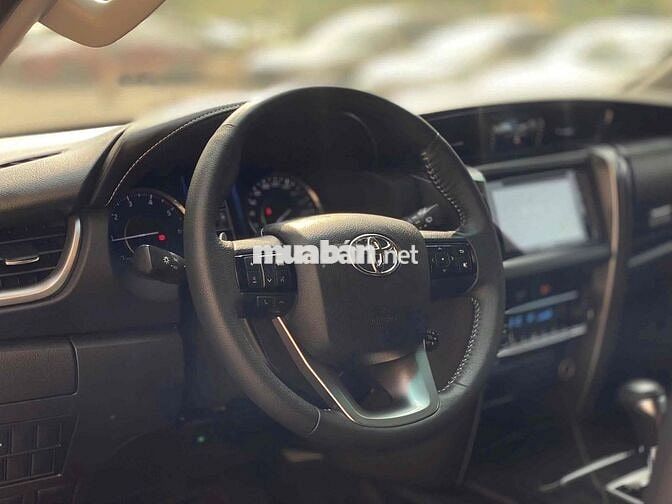 Toyota Fortuner 2.4AT 4x2 sx 2022 máy dầu