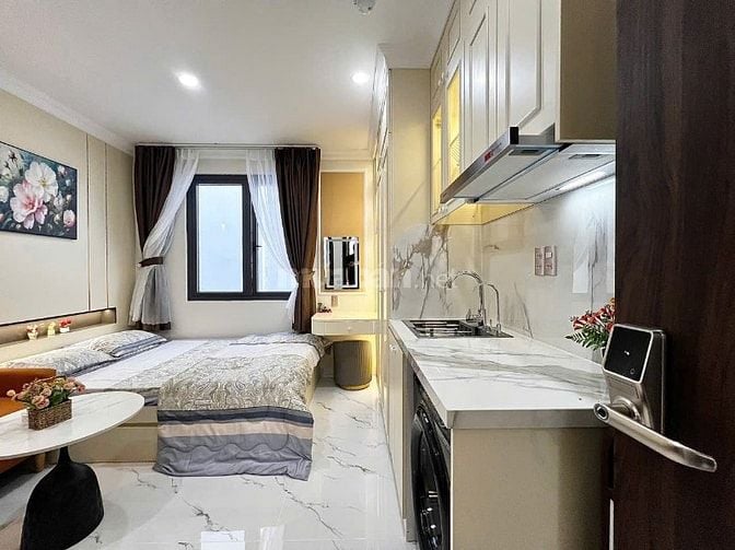 Bán gấp căn nhà ở đường Huỳnh Văn Bánh, P.13, Q. Phú Nhuận - HXH, 3tầg