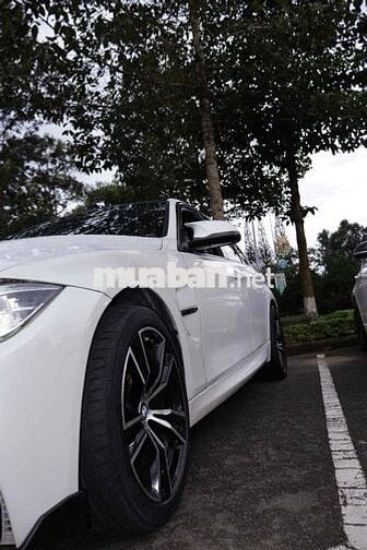 BMW 3 Series 2014 320i - 80000 km xe full đồ chơi