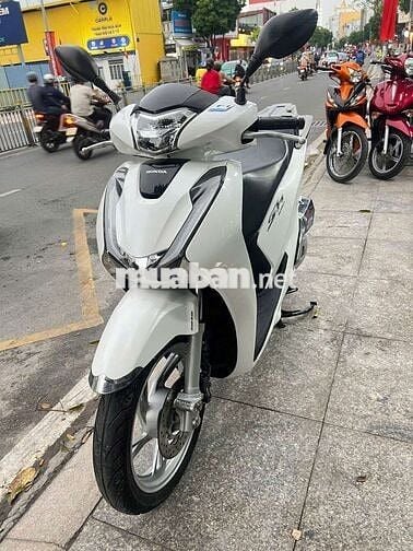 Honda SH 125 2018 mới 90% Bstp chính chủ