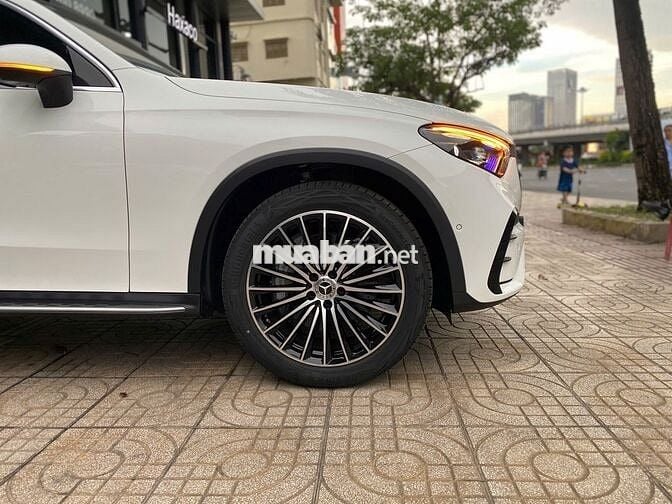 Mercedes Benz GLC Class 2024
