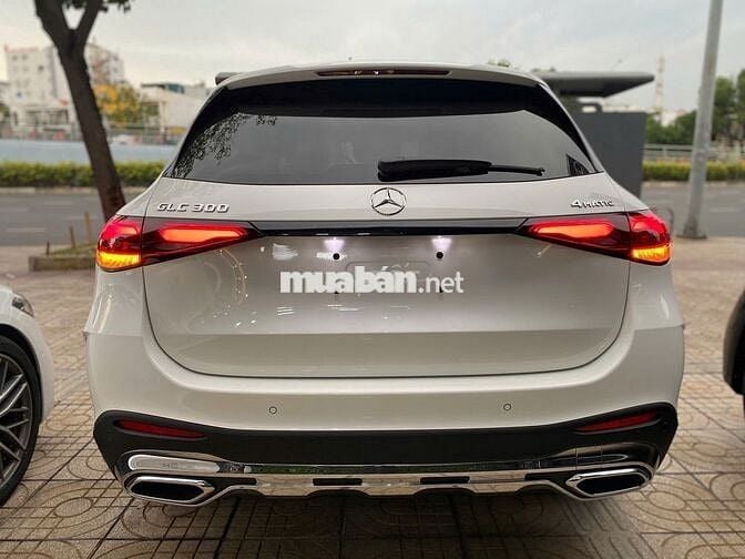 Mercedes Benz GLC Class 2024