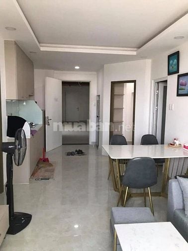 Cho thuê c/cư Cao ốc xanh, lô A, 2 phòng ngủ, hướng Landmark 81
