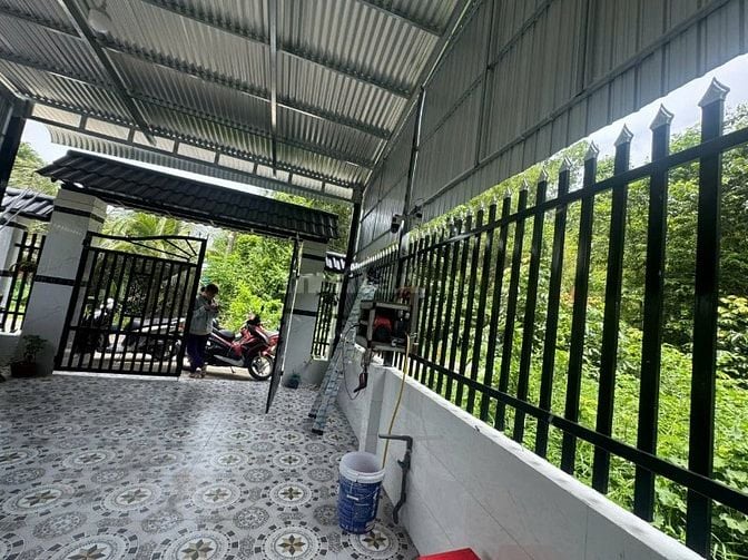 Nhà mới xây 5x25 có thổ cư. gần chợ, ủy ban. 1,19 tỷ 