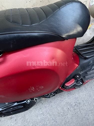 Cần bán xe Vespa chính chủ 2020