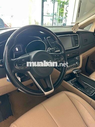 Kia Sedona 2018 2.2 DATH - 180000 km