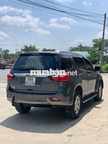 Isuzu Mu X sản xuất 2017 2.5 MT - Zin không lỗi