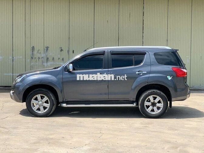 Isuzu Mu X sản xuất 2017 2.5 MT - Zin không lỗi