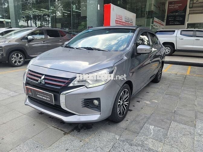 Mitsubishi Attrage 2023 Premium 1.2 CVT - 32000 km