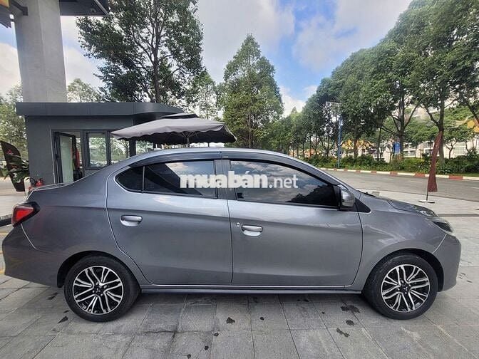 Mitsubishi Attrage 2023 Premium 1.2 CVT - 32000 km