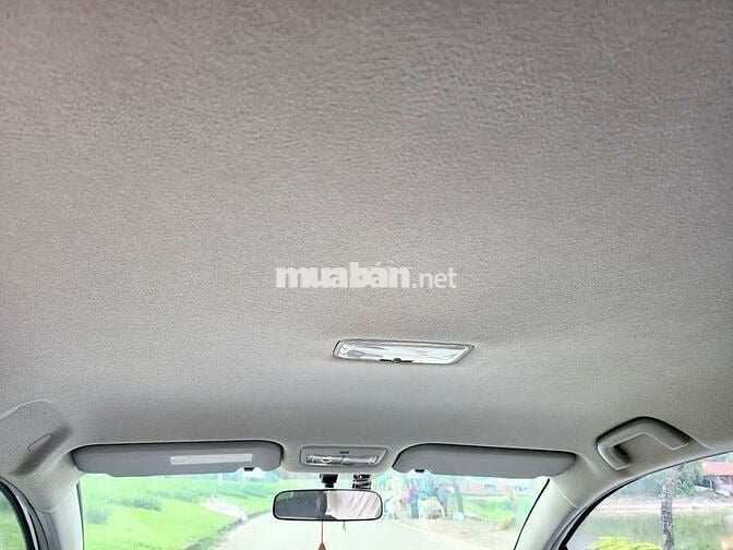 Toyota yaris nhập nhật xe lăn bánh 2011std .