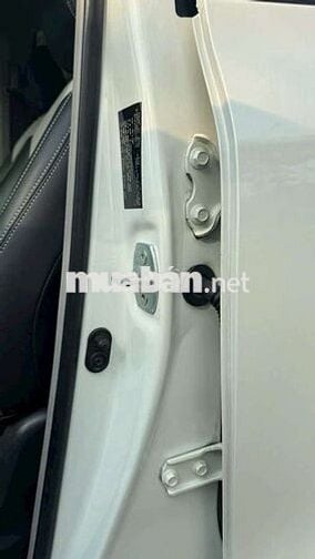 Toyota yaris nhập nhật xe lăn bánh 2011std .