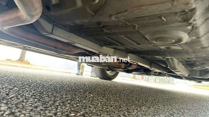 Toyota yaris nhập nhật xe lăn bánh 2011std .