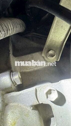Toyota yaris nhập nhật xe lăn bánh 2011std .