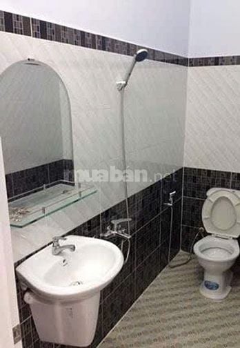 BÁN GẤP NHÀ PHỐ 100M MỚI XÂY 1 TRỆT 1 LẦU, GẦN CHỢ ĐỆM , NGUYỄN CỬU PH