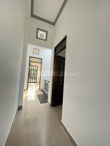 NHÀ ĐẸP CÓ DÒNG TIỀN CHO THUÊ. HẺM RỘNG GẦN MẶT TIỀN.
