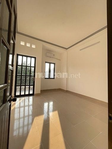 NHÀ ĐẸP CÓ DÒNG TIỀN CHO THUÊ. HẺM RỘNG GẦN MẶT TIỀN.