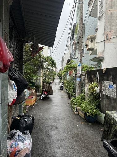 NHÀ ĐẸP CÓ DÒNG TIỀN CHO THUÊ. HẺM RỘNG GẦN MẶT TIỀN.