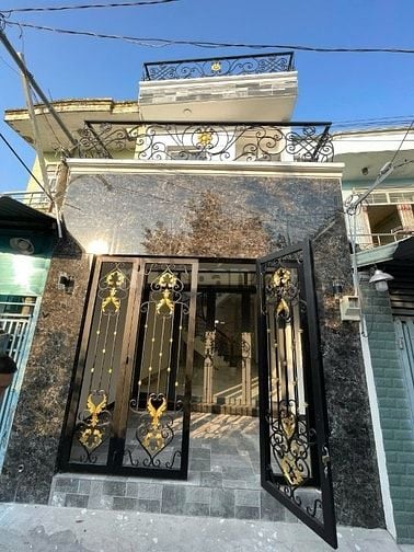 NHÀ ĐẸP CÓ DÒNG TIỀN CHO THUÊ. HẺM RỘNG GẦN MẶT TIỀN.