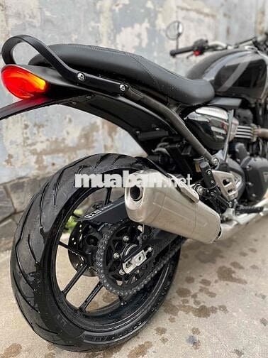 Triumph Speed 400 odo 130km biển Sài Gòn