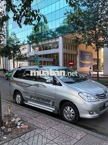 Toyota Innova 2010 V - 200000 km