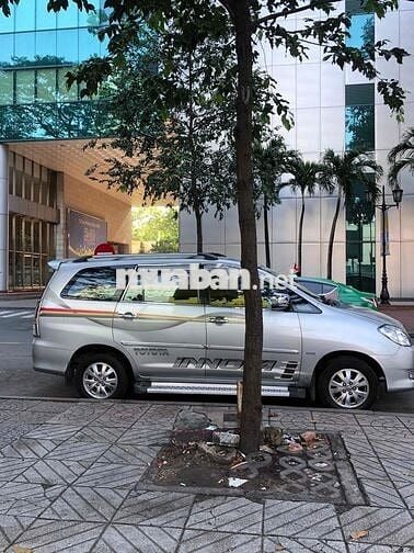 Toyota Innova 2010 V - 200000 km