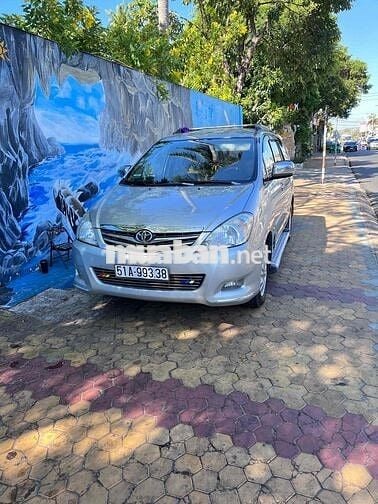 Toyota Innova 2010 V - 200000 km