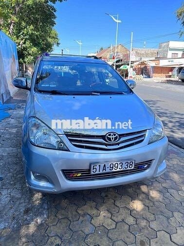 Toyota Innova 2010 V - 200000 km