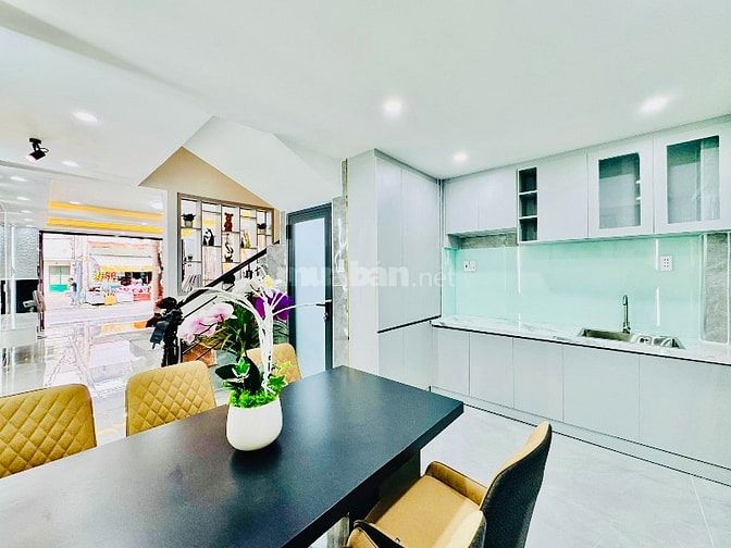 Bán nhà mặt tiền đẹp 3 lầu (4x13) 183 Đường số 4 p16 Gò Vấp