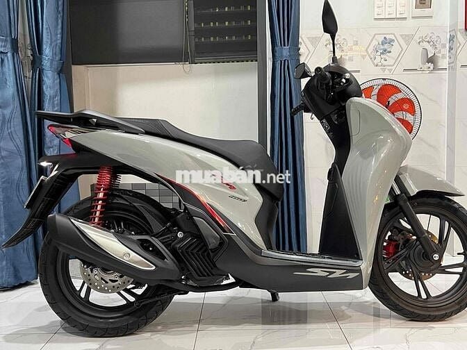 Honda SH160i ABS Xám Xi Măng Năm 2024 Chạy 470km