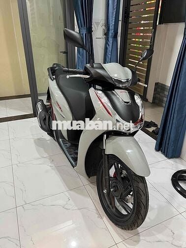Honda SH160i ABS Xám Xi Măng Năm 2024 Chạy 470km