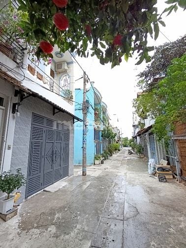 Nhà 2 mặt tiền xe hơi tránh nhau 1T1L
