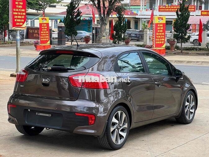 Kia Rio 2015 1.4 AT Hatchback - 109000 km