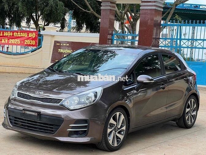 Kia Rio 2015 1.4 AT Hatchback - 109000 km