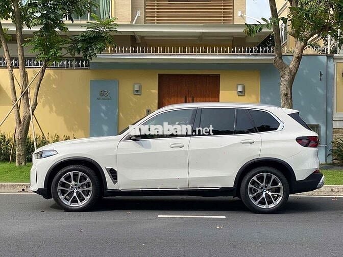 BMW X5 2023 xDrive40i xLine - 3333 km