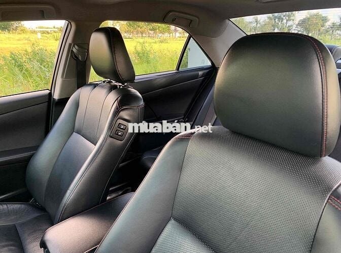 Toyota Camry 2017 2.5Q giá hợp lý