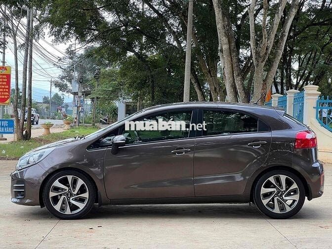 Kia Rio 2015 1.4 AT Hatchback - 109000 km