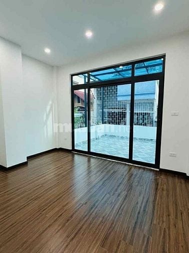 BÁN NHÀ HOÀNG VĂN THÁI Ô TÔ ĐỖ CỬA