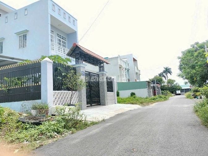 Chính chủ gửi bán 136m2 Tân Phú Trung, Củ Chi giá ngộp 320 triệu SHR