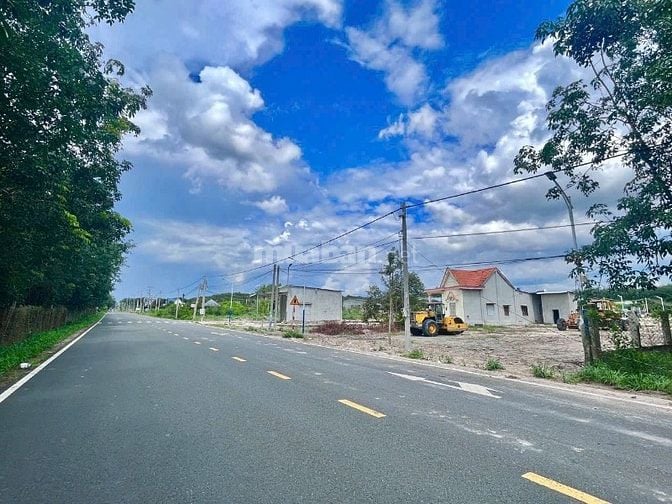 Đất Mặt Tiền đường 32m, cách Ql13 500m sổ sẵn chỉ 480tr