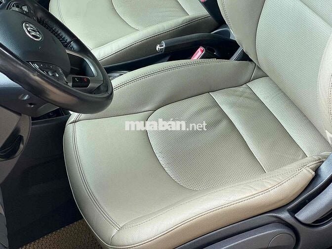 Kia Rio 2015 1.4 AT Hatchback - 109000 km
