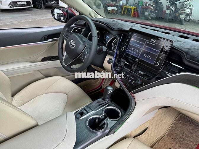 Toyota Camry 2022 2.5 Q - 9400 km