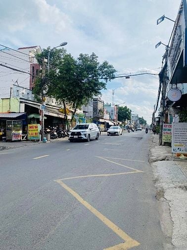 Bán nhà mặt tiền rộng rẻ (4,7x23) 768 Phạm Văn Chiêu P15 Gò Vấp