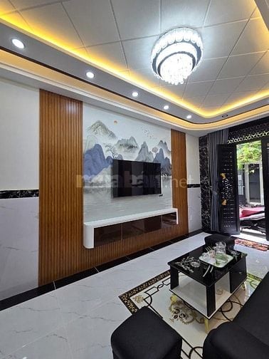 Nhà MỚI, SẠCH SẼ ĐƯỜNG PHẠM NGŨ LÃO, QUẬN 1 ĐANG BÁN GẤP HẺM XE HƠI 