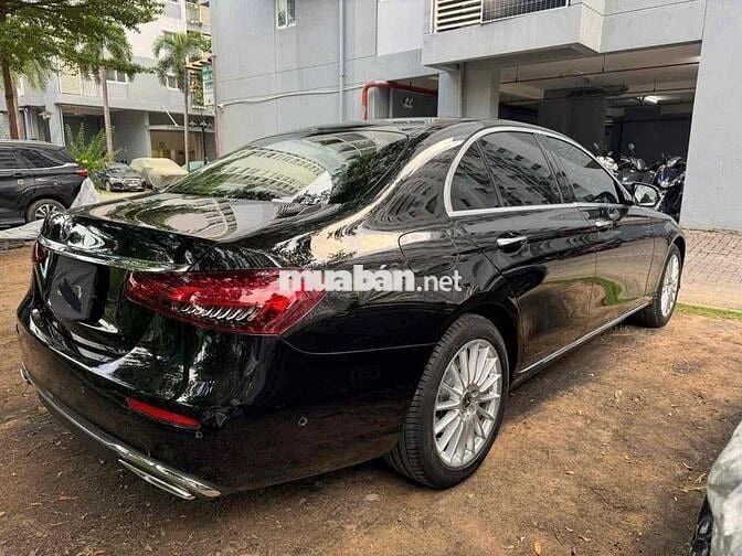 Mercedes E200 Exclusive 2023 đi siêu lướt