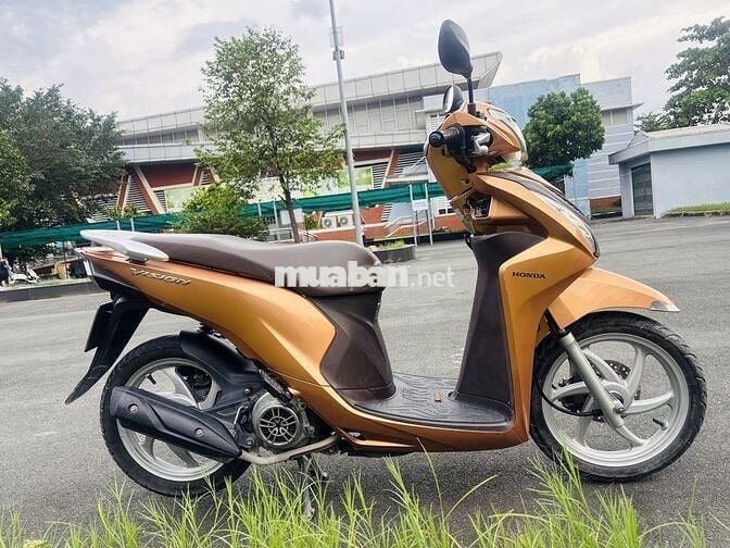 Cần bán gấp Xe tay ga Vision biển tp. HCM