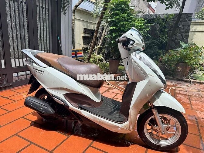 mình cần bán xe lead trắng 2021 tại long biên