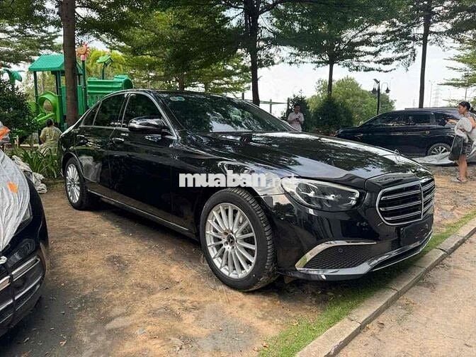 Mercedes E200 Exclusive 2023 đi siêu lướt